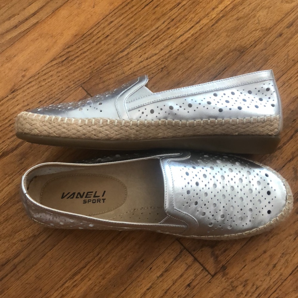 New Vaneli Sport Silver Metallic Espadrille - Picture 2 of 5
